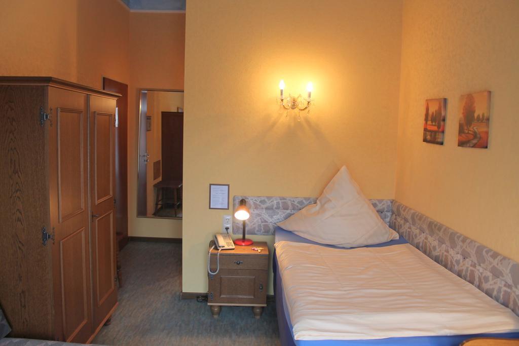 Hotel Adler Düsseldorf Zewnętrze zdjęcie