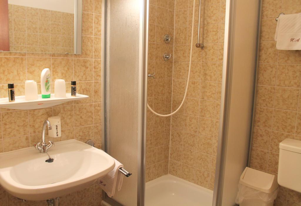 Hotel Adler Düsseldorf Zewnętrze zdjęcie