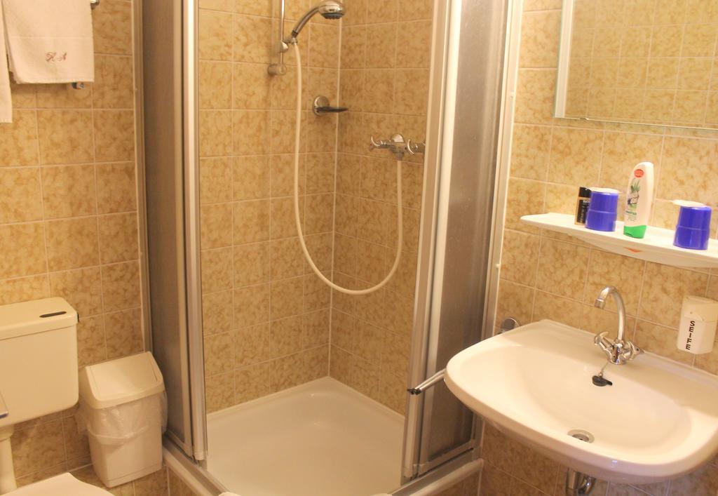 Hotel Adler Düsseldorf Zewnętrze zdjęcie